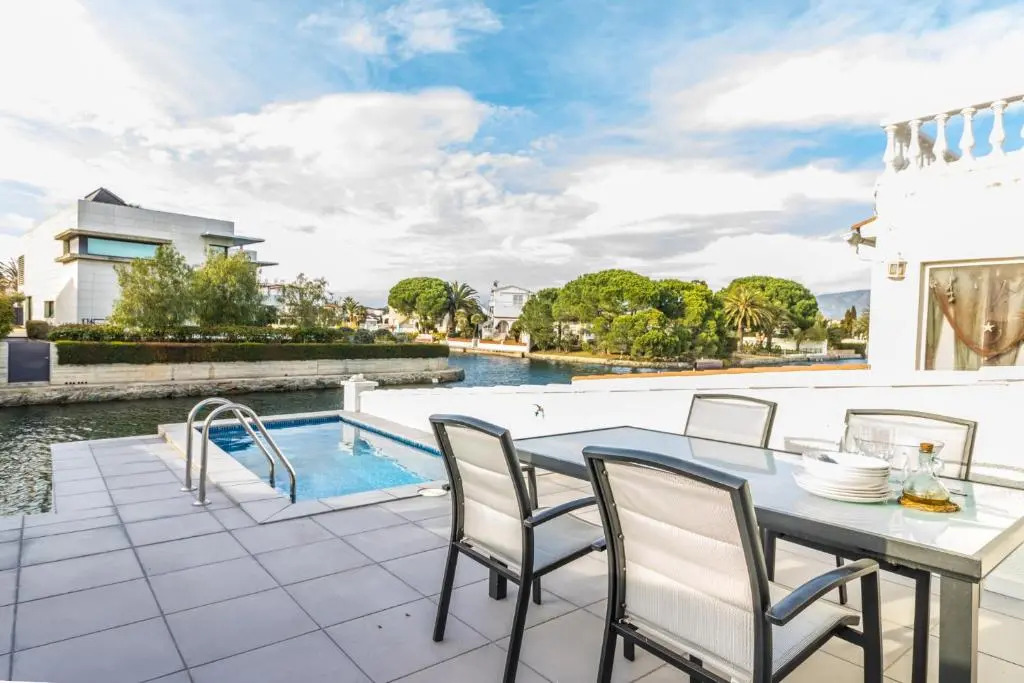 Empurialola -Casa pescador con piscina y amarre en Empuriabrava -152