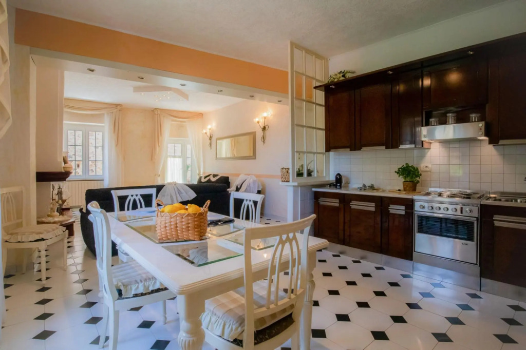 Three-room apartment with sunrise view from the sea-Mare In Vista