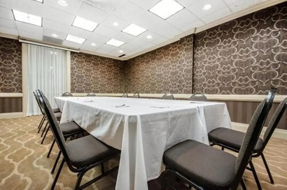 Holiday Inn Louisville-north (clarksville)