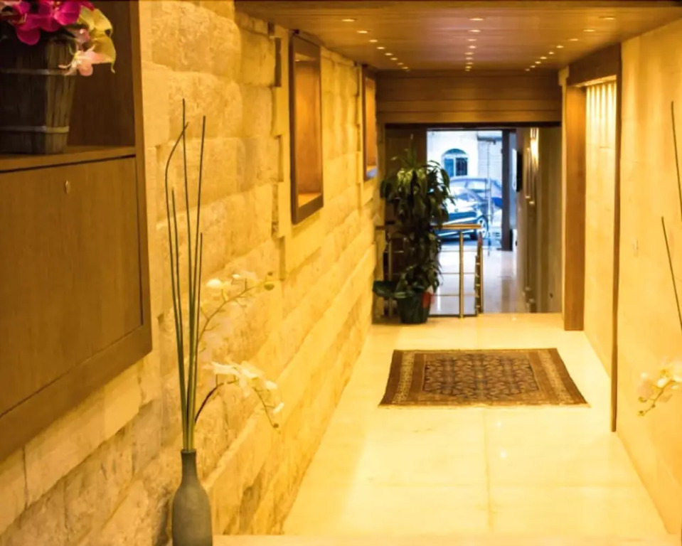 La Place Hotel