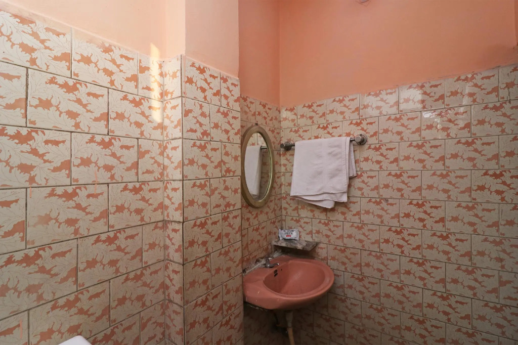 OYO 26791 Hotel Amar Palace