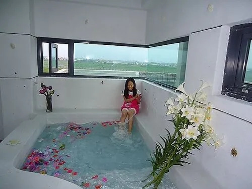 建築師湧泉泡湯會館