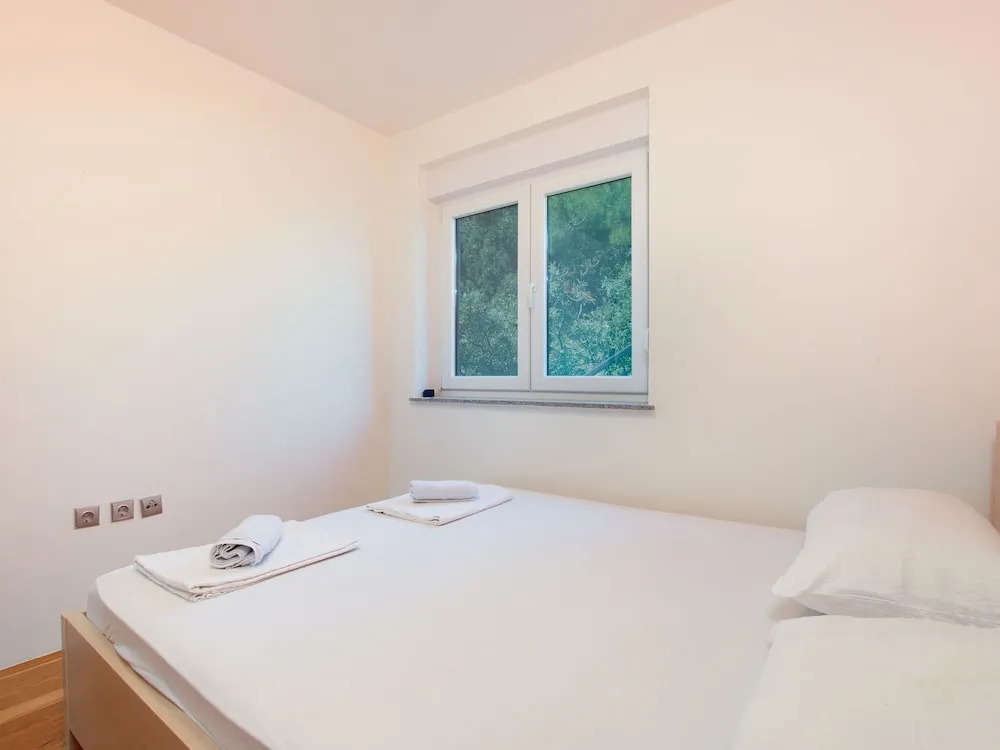 Elegant Apartment in Novalja near Sea