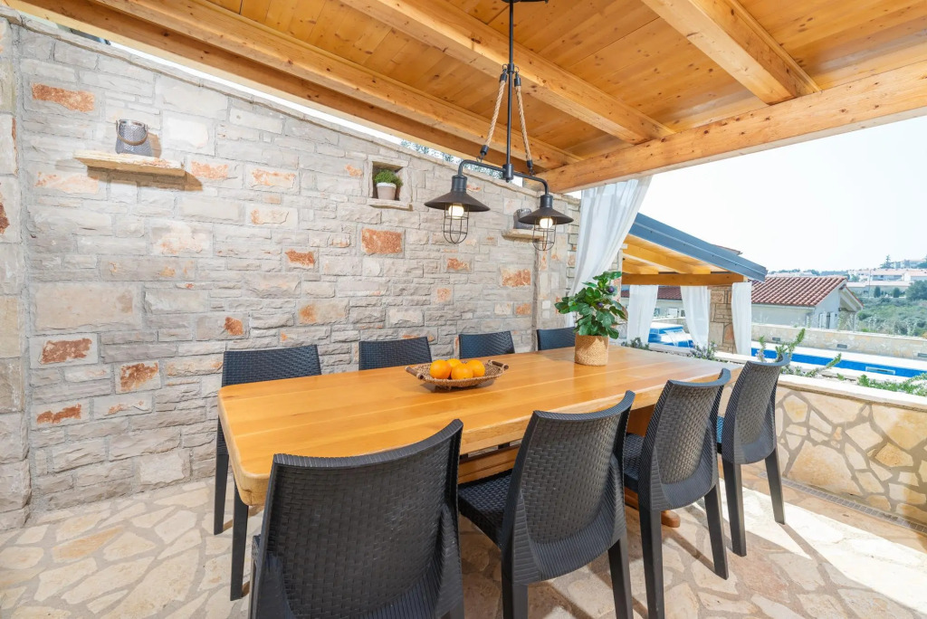 Kalista in Betiga with 4 bedrooms and 3 bathrooms
