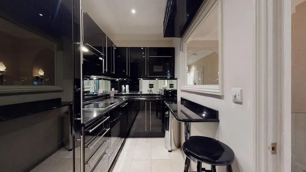 1 Bedroom Duplex Apartment in Pont Street