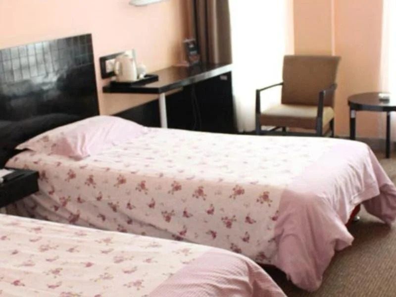 Motel 168 Guan Qian Street Inn