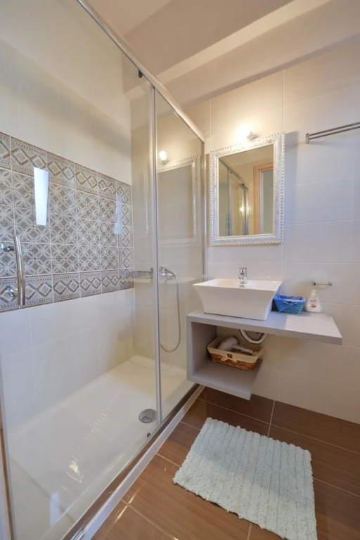 Niriides Luxury Studios