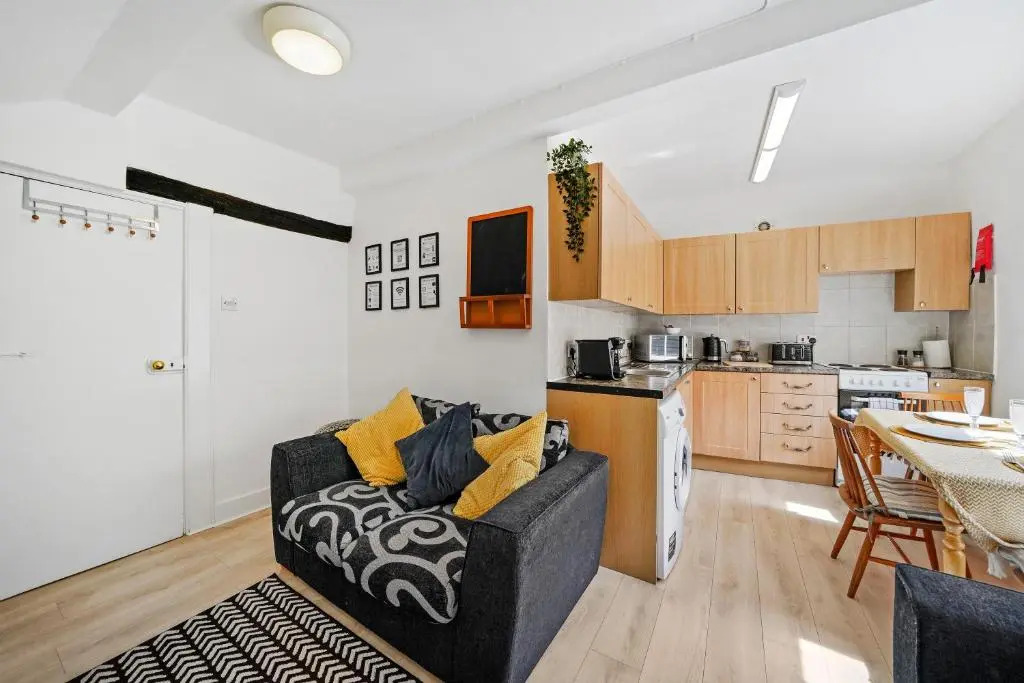 Cosy 3 bedroom house in the heart of Canterbury