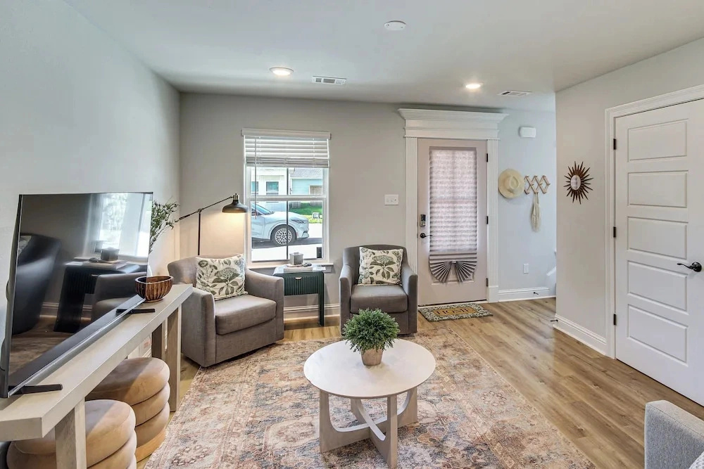 < 1 Mi to Beach! Family-friendly Gulfport Retreat