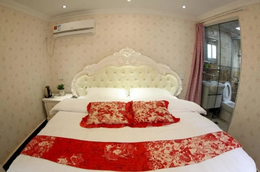 Moonover Xitang Hotel