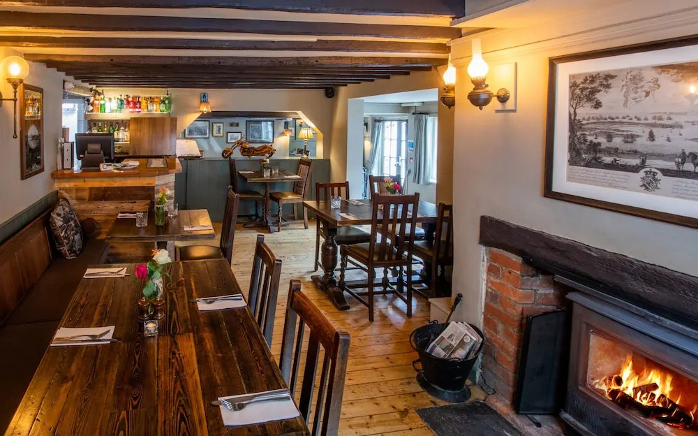 The White Lion, Soberton