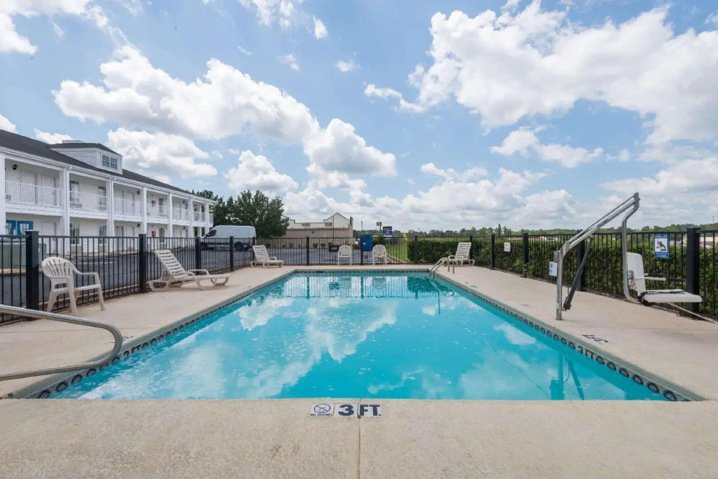 Baymont Inn And Suites Greenville At I 65