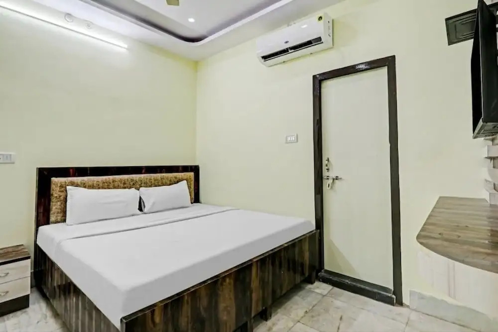 Hotel O Sna Grand Near Sudarshan Cinema