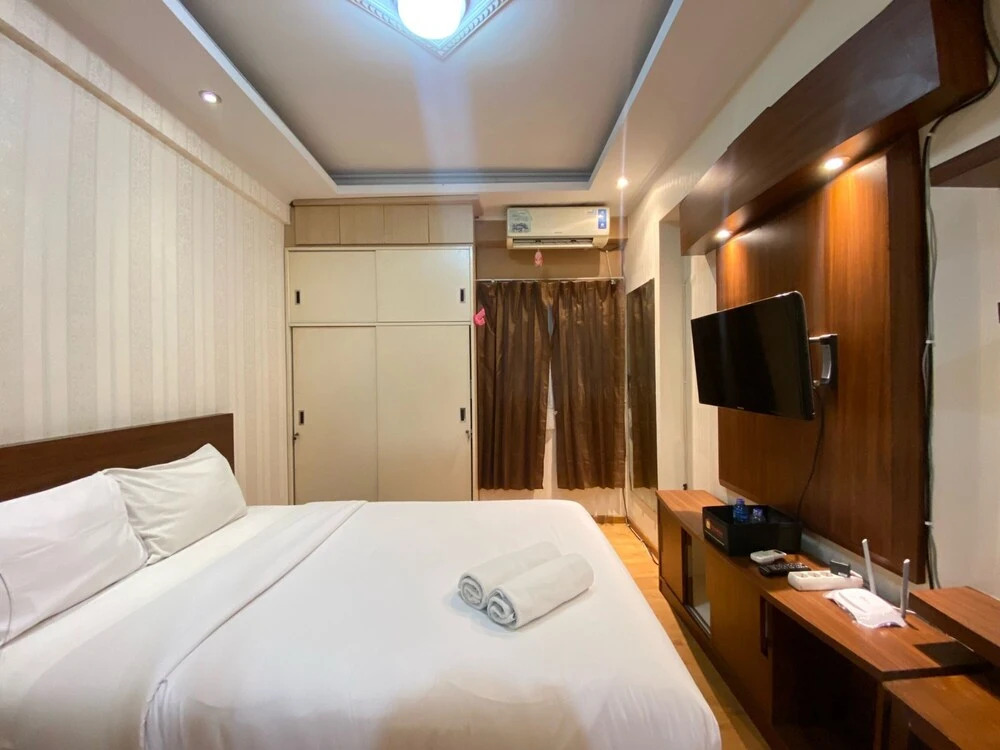 Cozy And Well Designed Studio Room At Suites @Metro Apartment