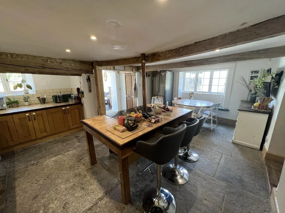 Lovely 5-bed House Near Ilminster and for Families