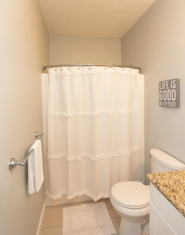 Newly Renovated Beach Cottage Walking Distance to Virginia Beach Oceanfront and Boardwalk