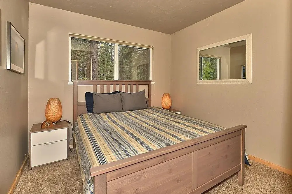 3BR 2BA Heavenly Chalet by RedAwning