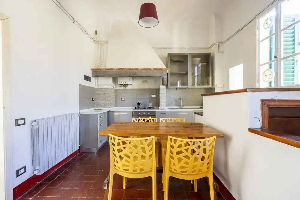 Cerchi 3 in Firenze With 2 Bedrooms and 1 Bathrooms