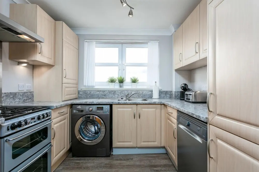 Elms Way - Donnini Apartments
