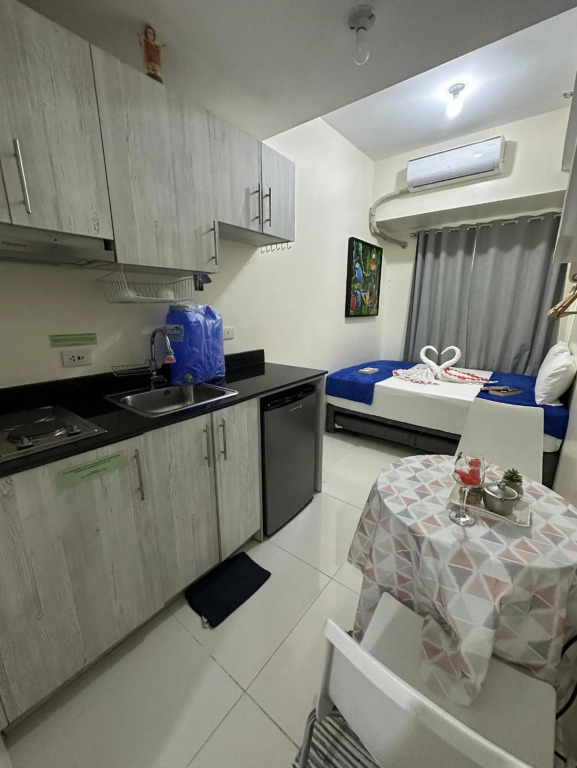 Green Residences 1 Bedroom with Balcony in Metro Manila Multiple Beds Free Breakfast for 2 pax