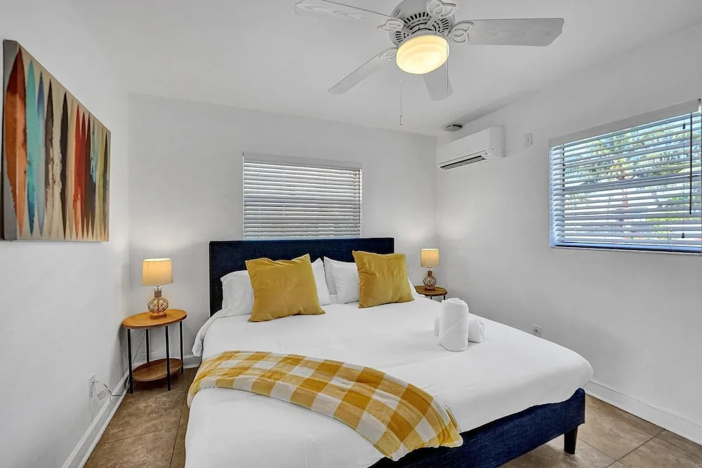 Waves On Desoto Rental Unit With Pool