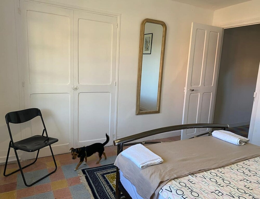Magnificent Family Villa Near the Ceze River