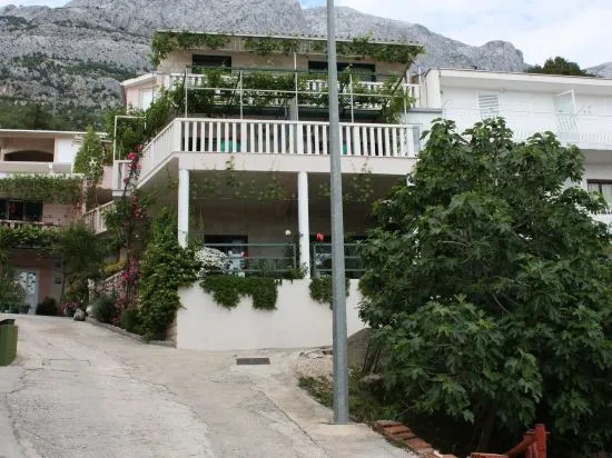 Maritom Apartments