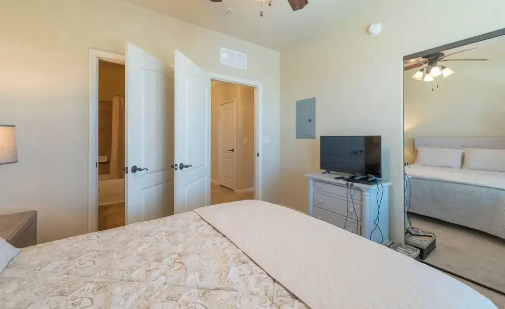 Bright 3BR Resort Condo Near Disney + Pools