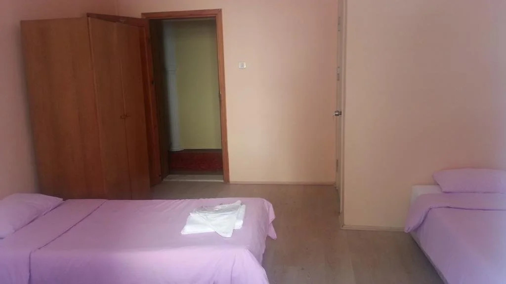 Saymoz Hotel