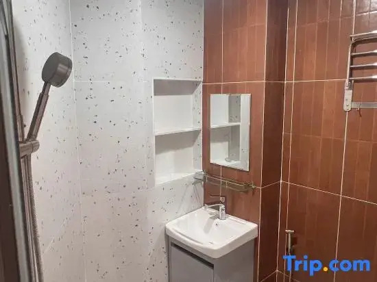 LYLAC Home Saigon TTT - Elegant 3BR 3BA Townhouse Roof Terrace Downtown D1