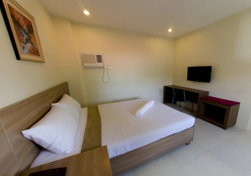 Adelfa Hotel