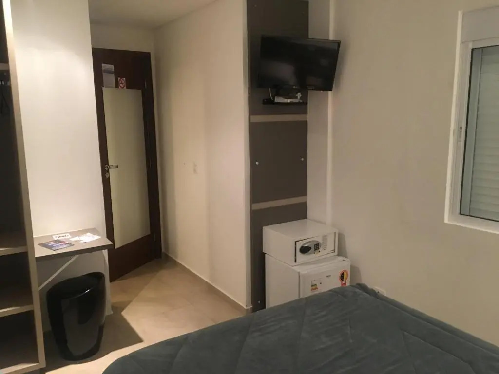 Hollyster Hotel
