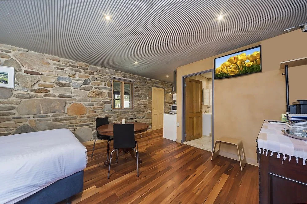 1860 Wine Country Cottages