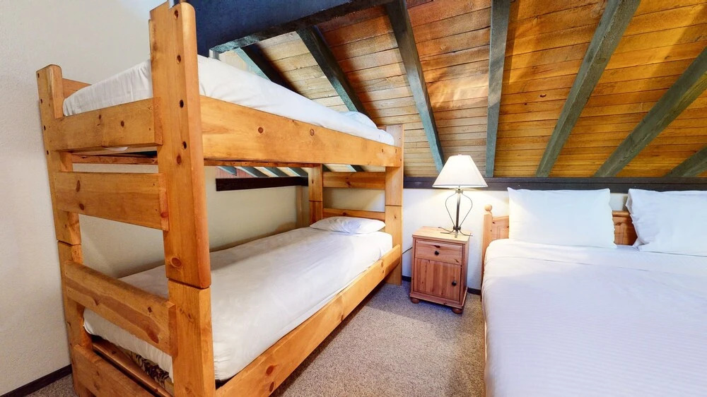 La Vista Blanc 44 Cozy Mountain Home with Fireplace, Close to Meadow and Creek by RedAwning