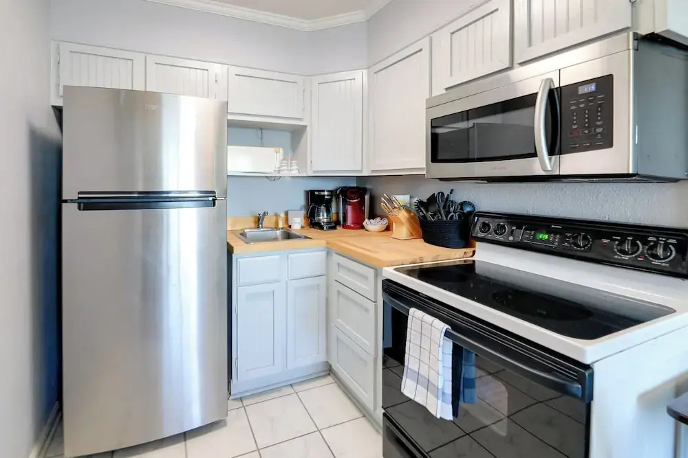 Beachfront Family Condo w/ Stunning Views!