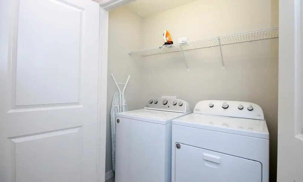 Family Friendly 4 Bedroom Close to Disney in Orlando Area 5127