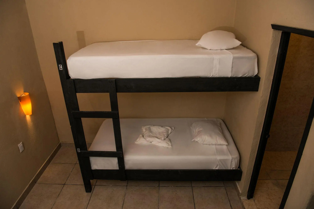 Deja Hostel Suites