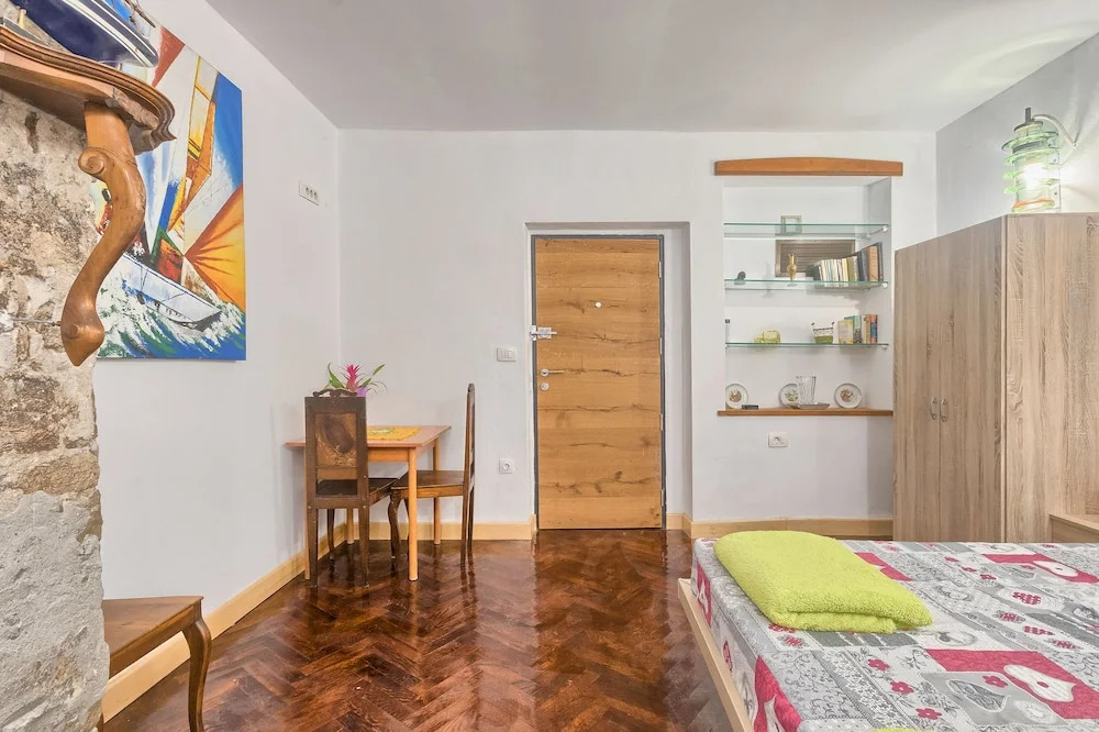 Apartment Old City 2