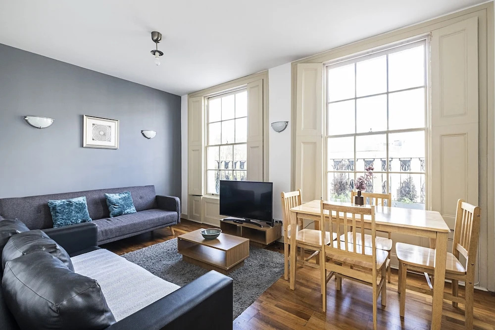 Royal College Apartments by Flexystays