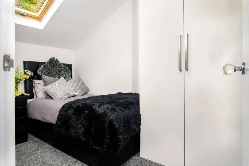Sandybanks Loft - Penthouse Seaview Apartment on Promenade, Torquay