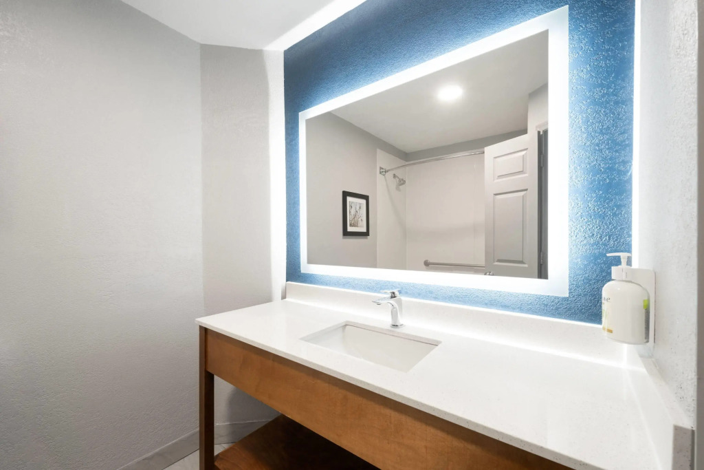 La Quinta by Wyndham Raleigh Cary