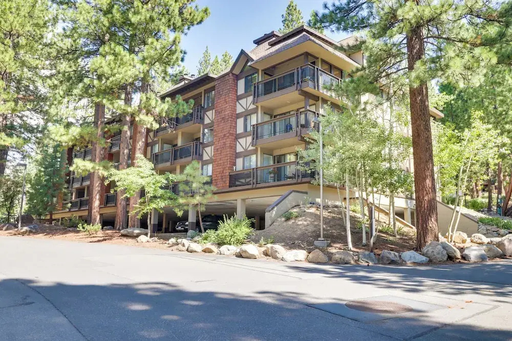 Walk to Ski Shuttle: Incline Village Condo