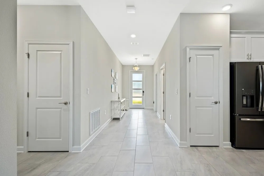 Tr_555r Modern Serenity 8 Bedroom Apts