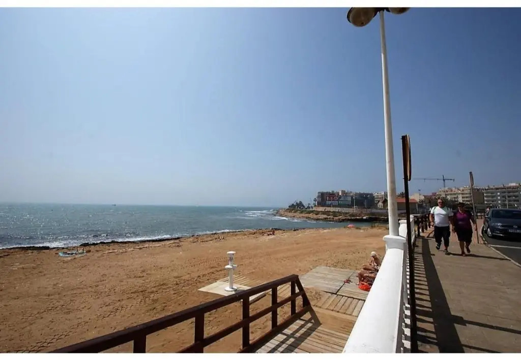 6 Del Cura Beach