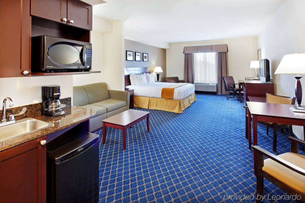 Holiday Inn Express & Suites Cookeville by IHG