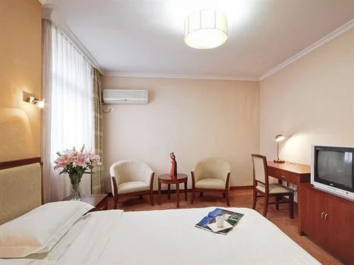 Starway Hotel