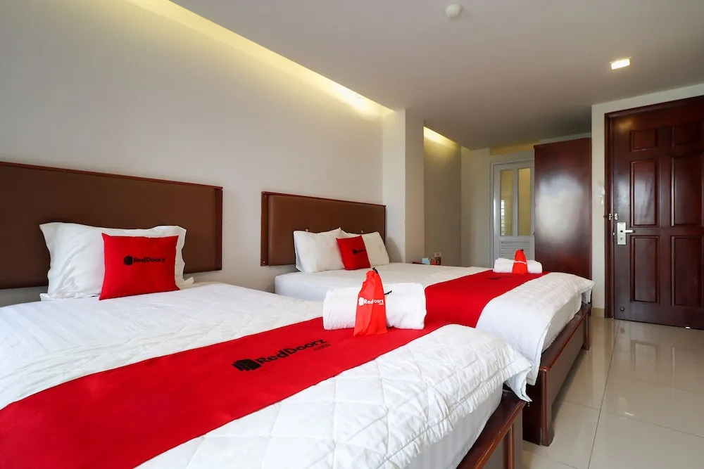 RedDoorz near Aeon Mall Binh Tan