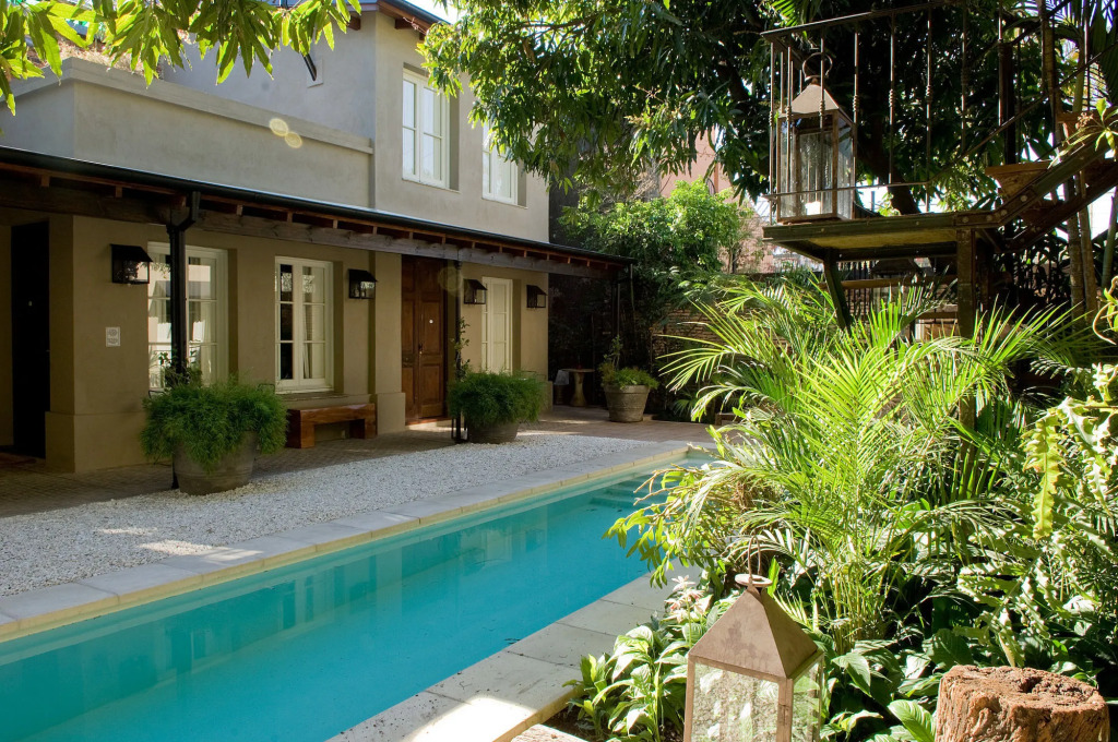 La Alondra, Casa de huéspedes