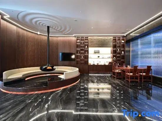 LuLiang Gloria Hotel