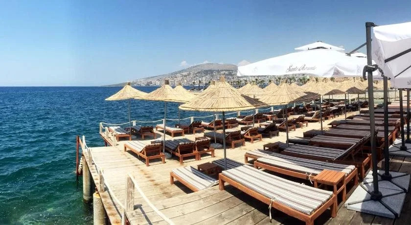 White Residence Luxury Apartments